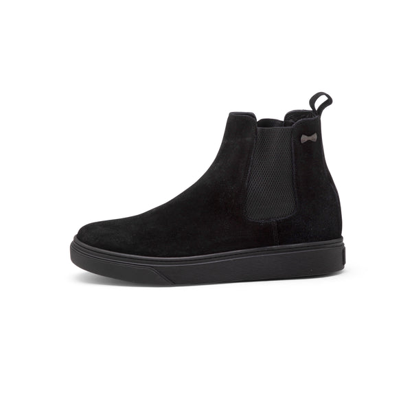 579- Black on black